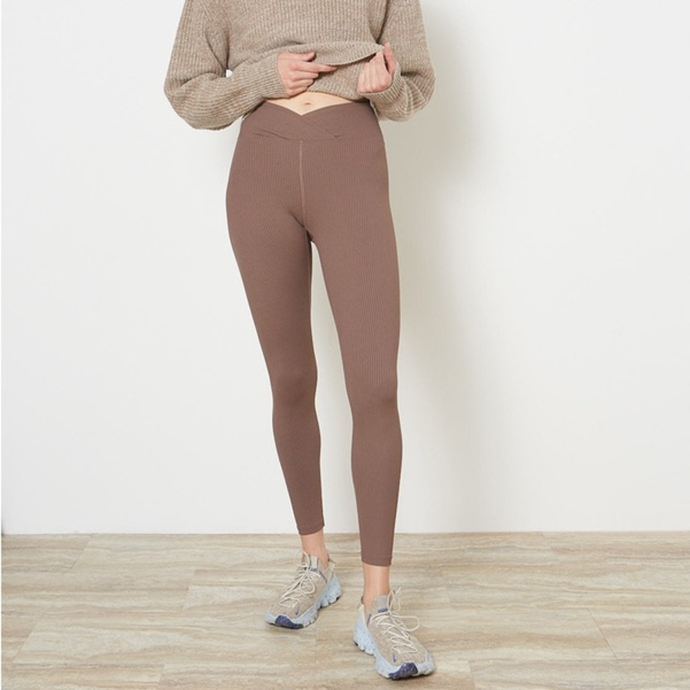 Year Of Ours Veronica Legging Taupe M
